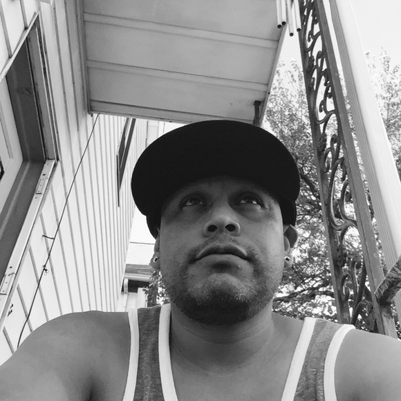 Meet your Posher, Ricardo - Picture 1 of 1